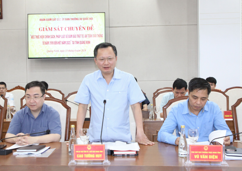 Chủ tịch UBND tỉnh Quảng Ninh Cao Tường Huy phát biểu